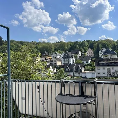 In With Balcony 度假居 博帕德