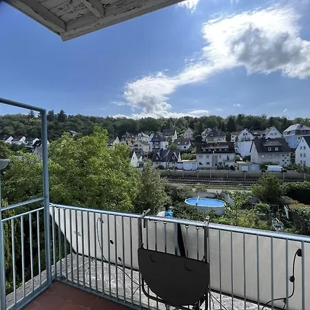 In With Balcony 博帕德