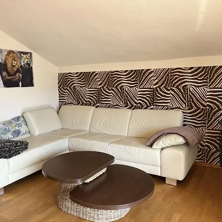 度假居 In With Balcony 博帕德