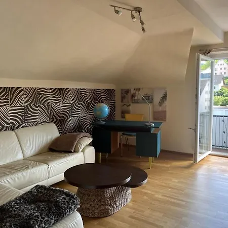 度假居 In With Balcony